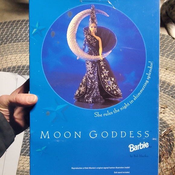 Sun Goddess Barbie and Moon Goddess Barbie Collectors Barbie never taken out - Picture 6 of 6